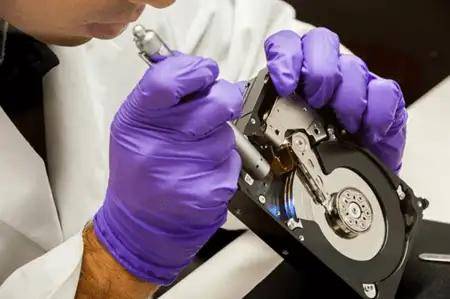 拯救重要数据：全面硬盘维修技术解决各类存储问题