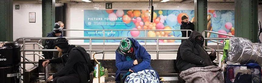 还在寻找像素风末日生存游戏？流浪者》的庇护所与武器等你来建造！