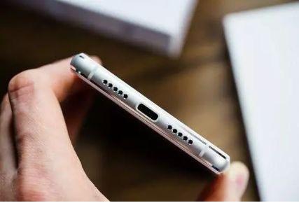 想体验轻松放置的宠物对战乐趣？快来试试《精灵族大战》吧！